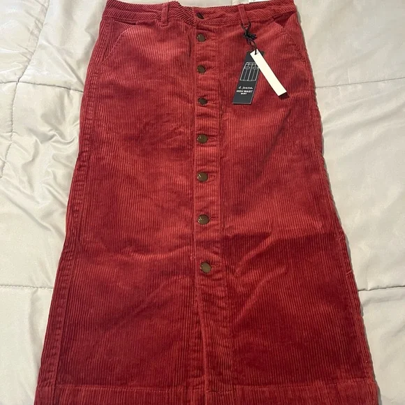 d. jeans Burgundy Button-Front Midi Skirt - Picture 2 of 5